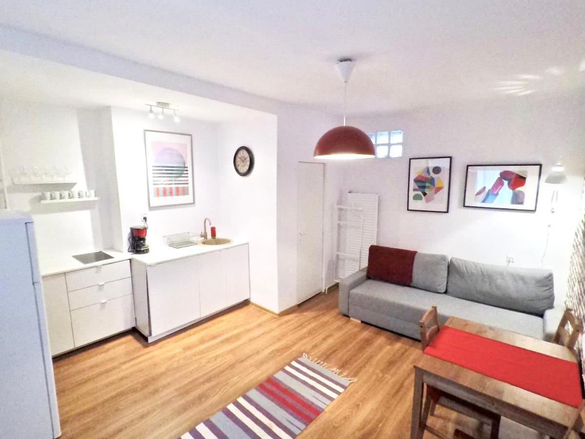 Fifty Shades Of Travel Apartment Brasov Exterior photo