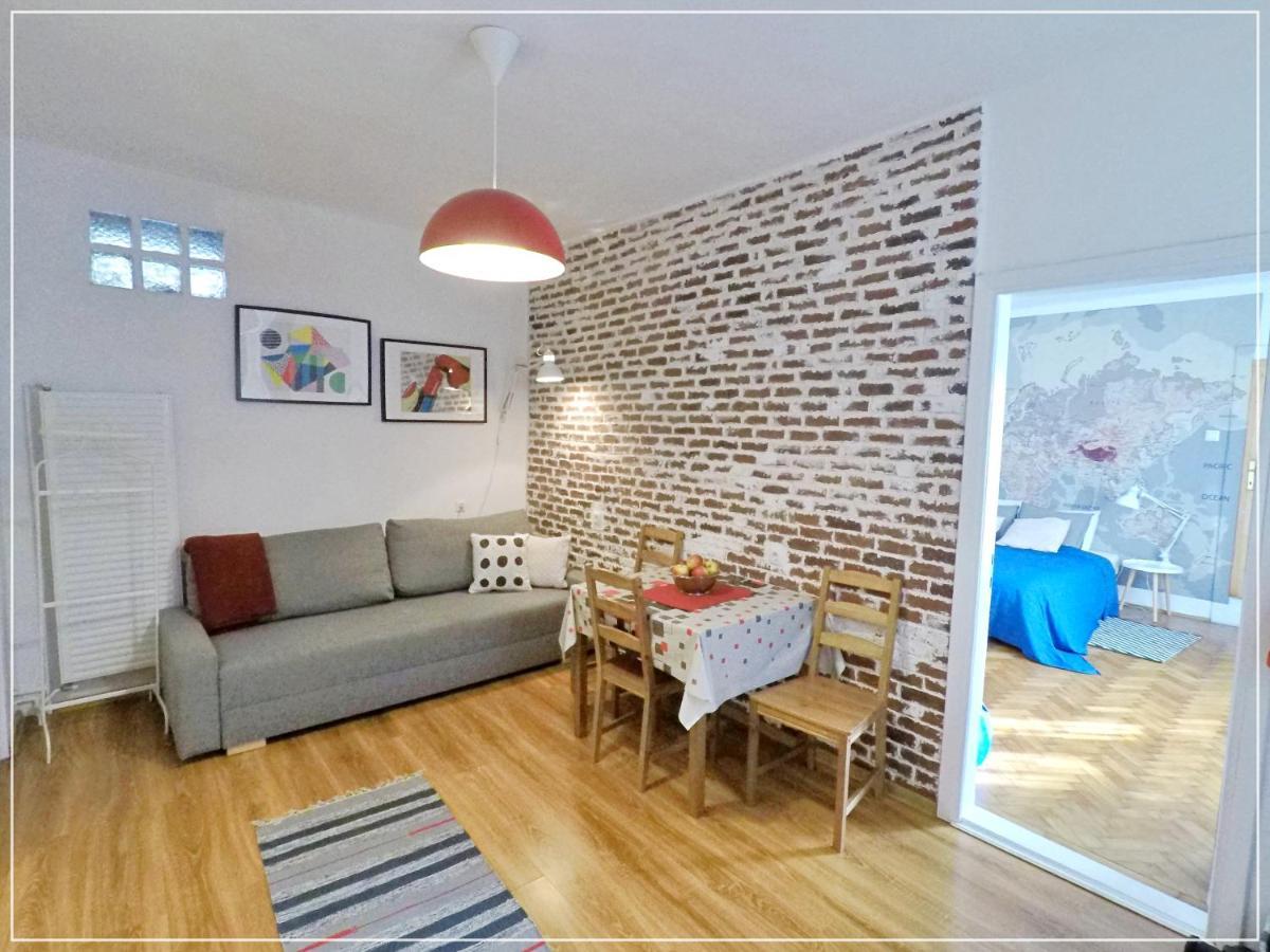 Fifty Shades Of Travel Apartment Brasov Exterior photo