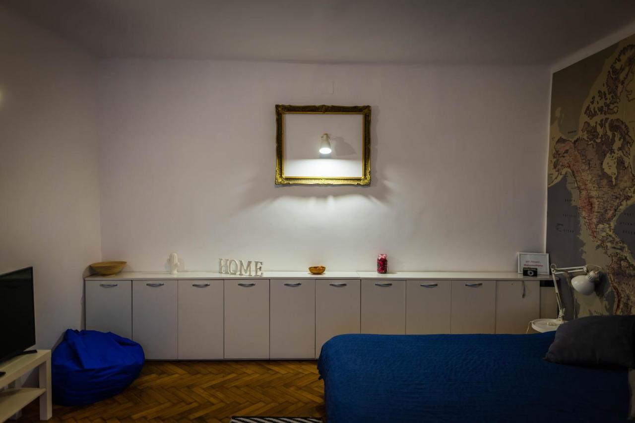 Fifty Shades Of Travel Apartment Brasov Exterior photo