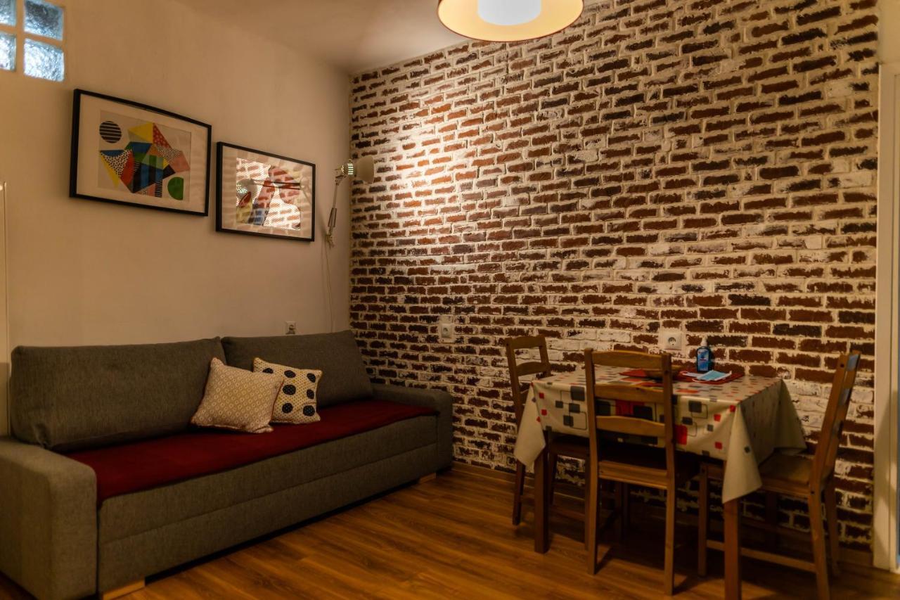 Fifty Shades Of Travel Apartment Brasov Exterior photo